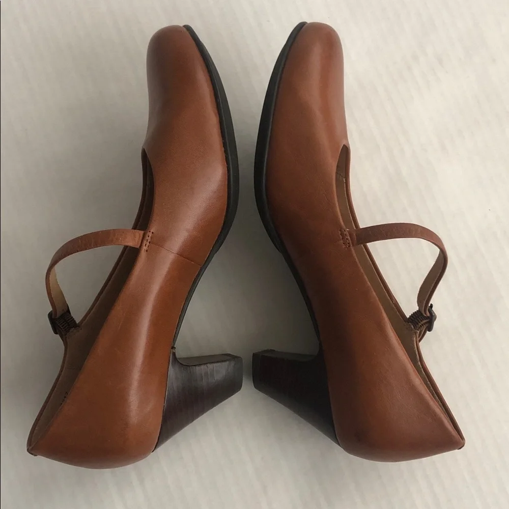 Brown Leather Mary Janes Umberto Raffini Heels Size 36